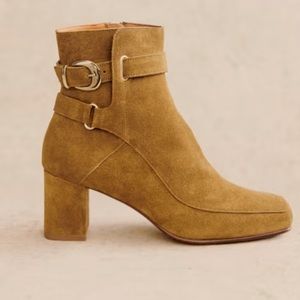 Sézane Brooklyn Boots in Taupe